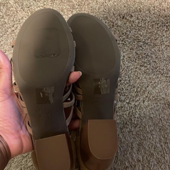 Crown Vintage heels - Picture 4 of 11